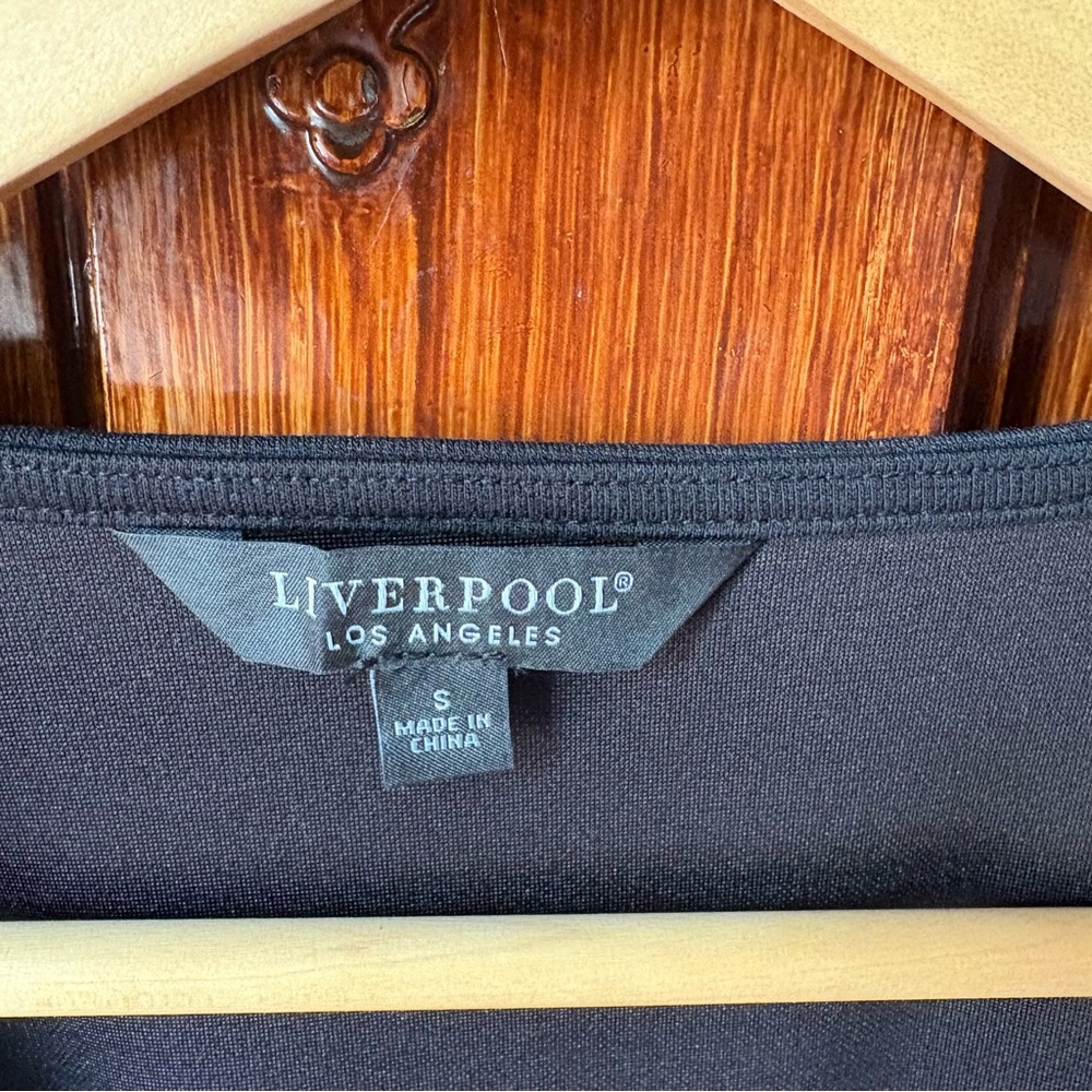 Liverpool Black Sleeveless Top - Picture 6 of 8